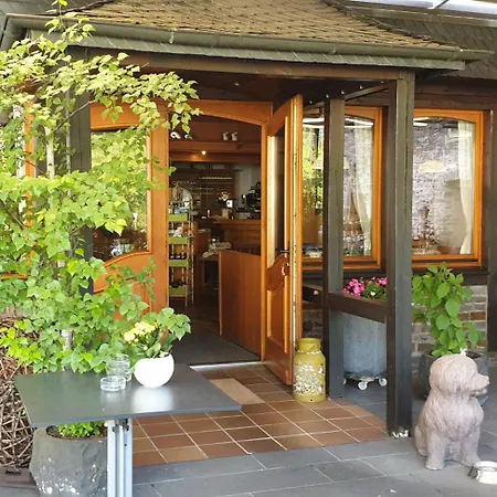 Weinhaus Serwazi-zenzen * ميسينيش