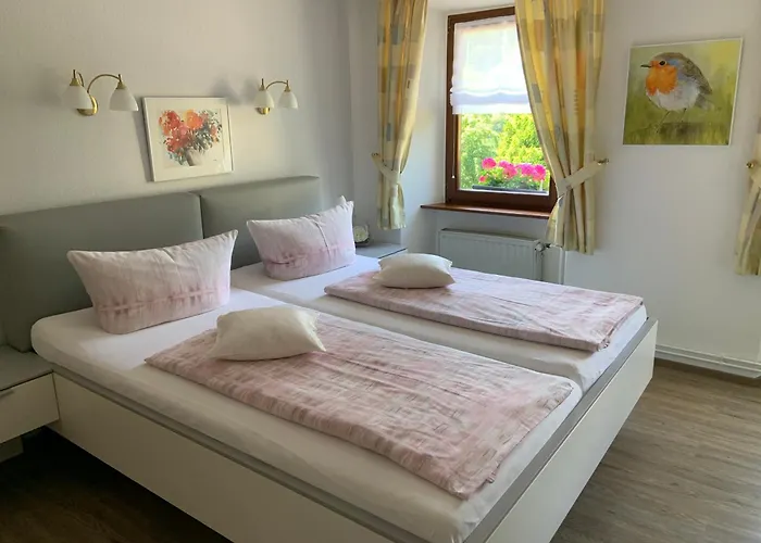 Weinhaus Serwazi-zenzen Hotel Mesenich