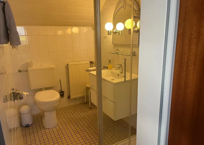 Weinhaus Serwazi-zenzen * Mesenich